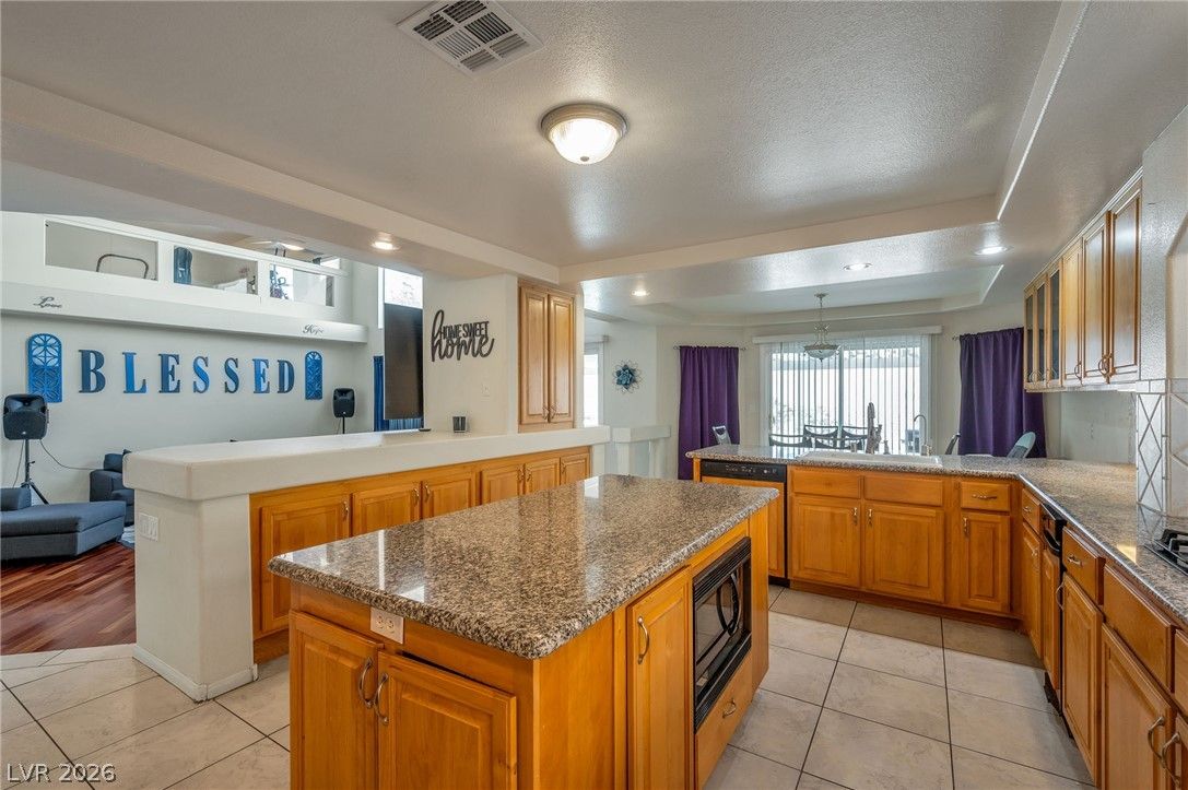 7685 Golden Lantern Court — photo 5