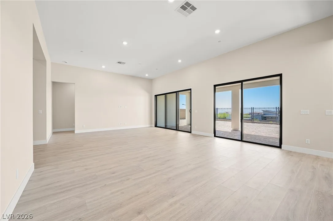 526 Carter House Way — photo 3