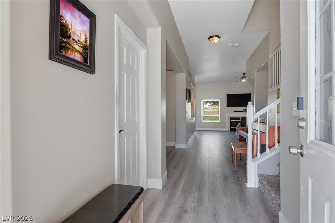 5004 Desert Fir Drive — photo 3