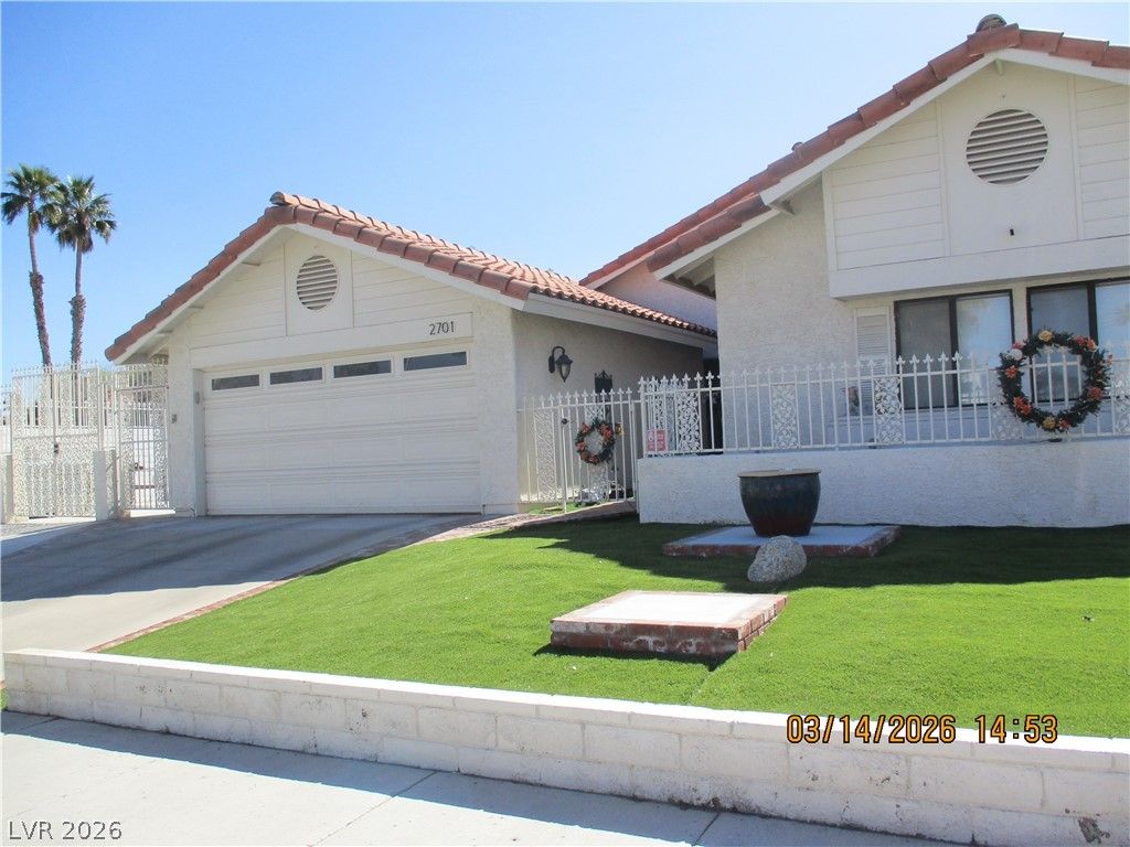 2701 Sidonia Avenue — photo 1