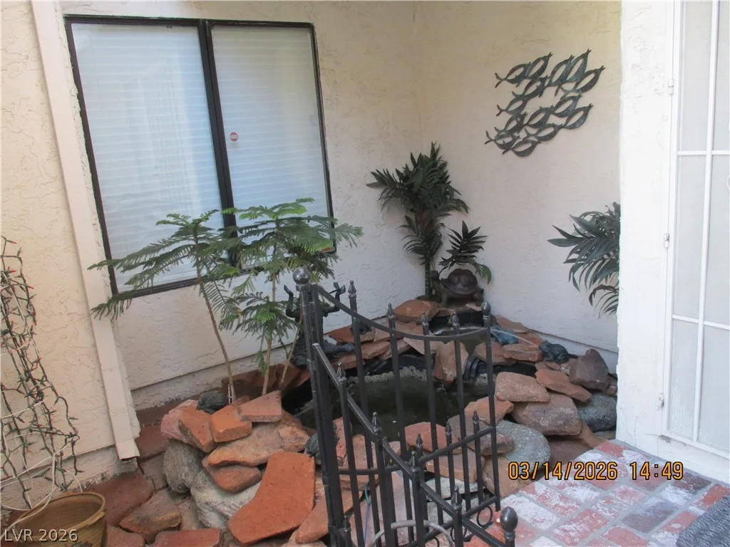 2701 Sidonia Avenue — photo 2