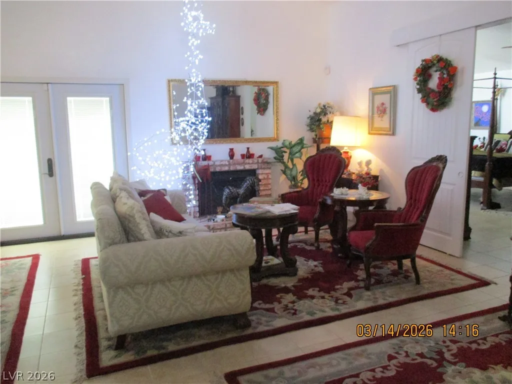 2701 Sidonia Avenue — photo 3