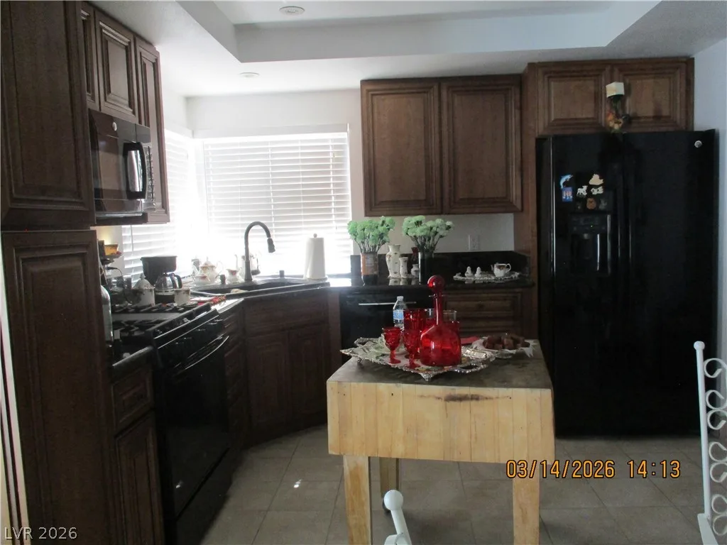 2701 Sidonia Avenue — photo 5