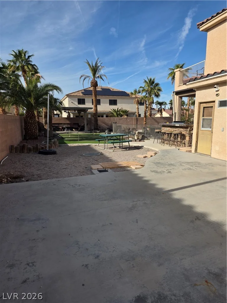 519 Sunrise Villa Drive — photo 2