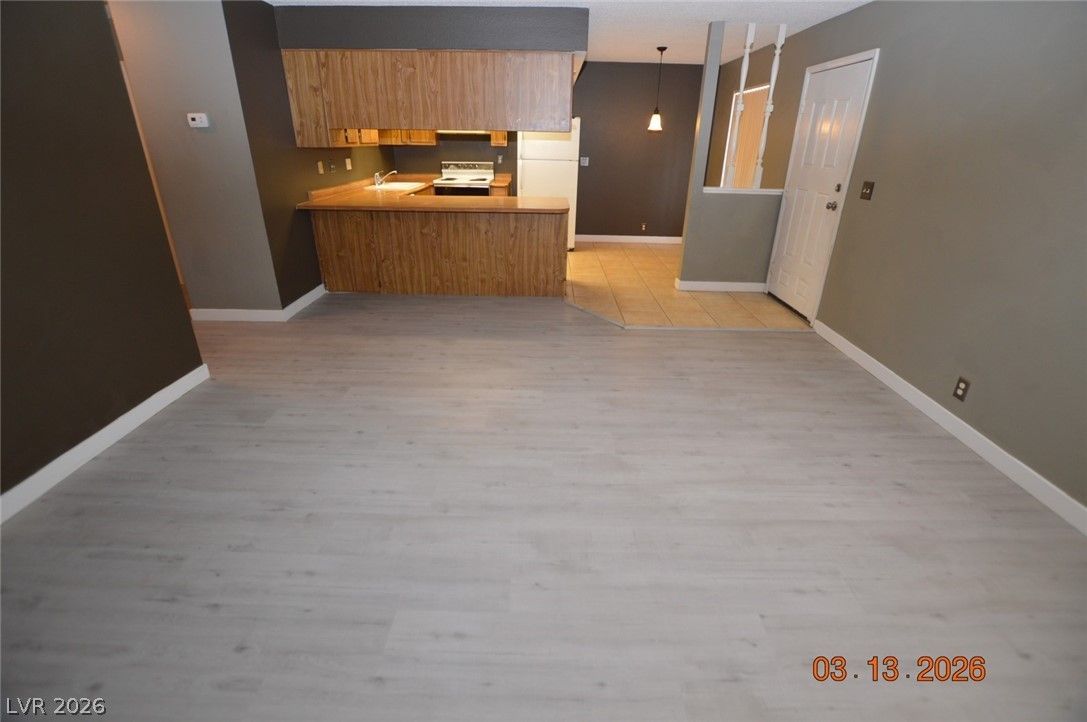 4300 North Lamont Street 223 — photo 4 of 10