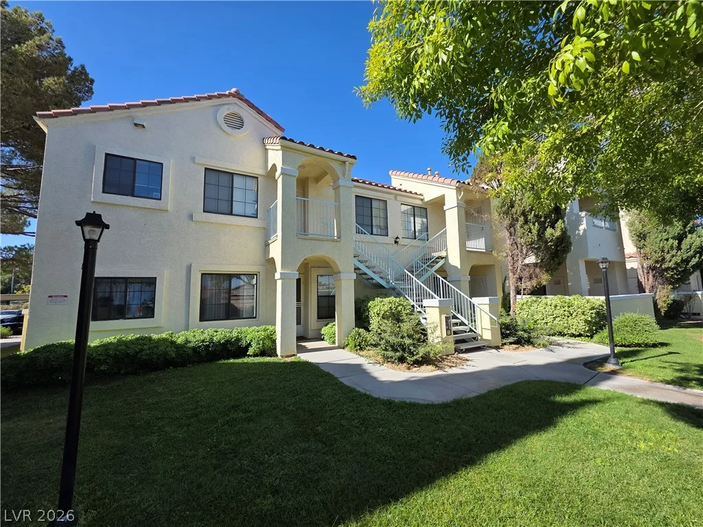 4865 South TORREY PINES Drive 106 — photo 2