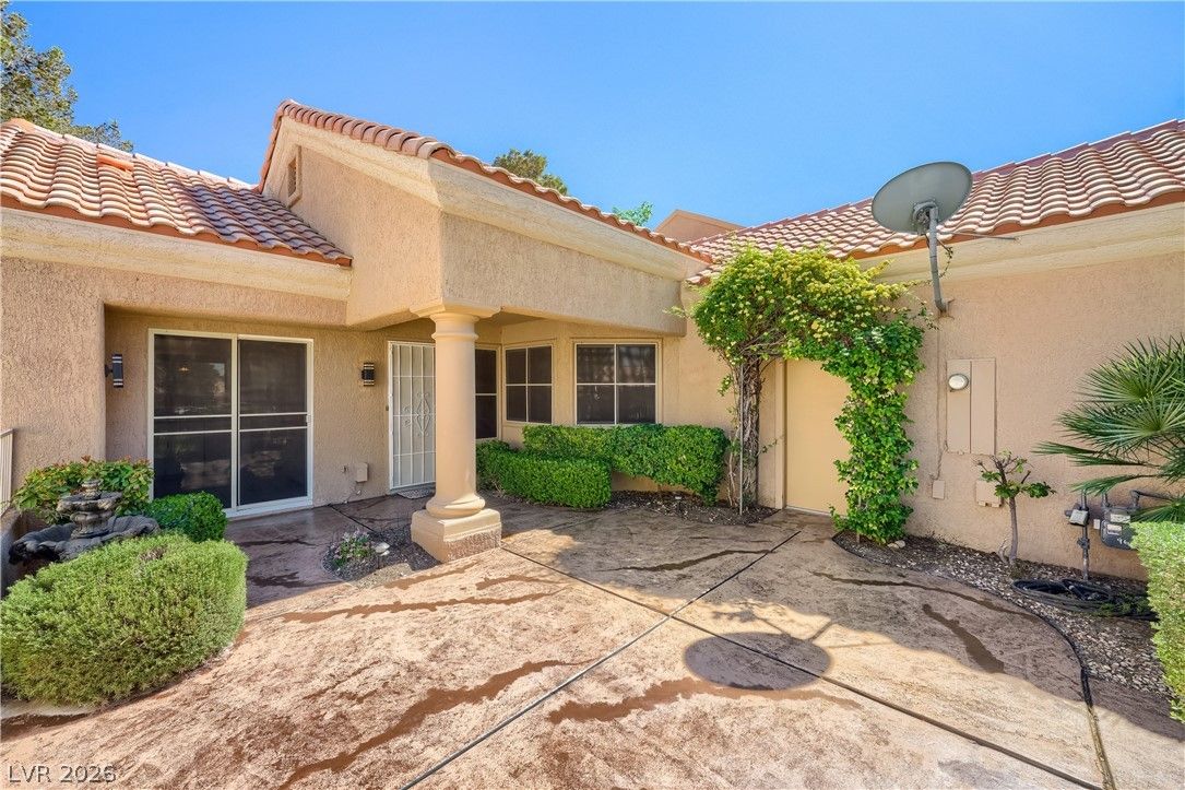 2552 Highvale Drive — photo 3