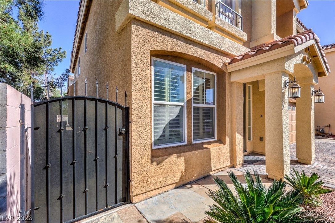 1010 Saffex Rose Avenue — photo 5