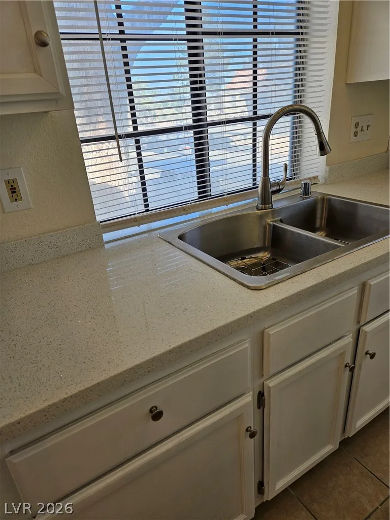 4713 Nara Vista Way 203 — photo 3