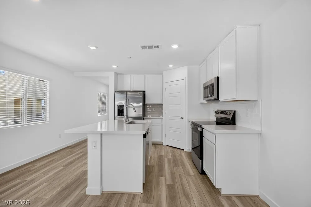 2116 Abraham Avenue — photo 5
