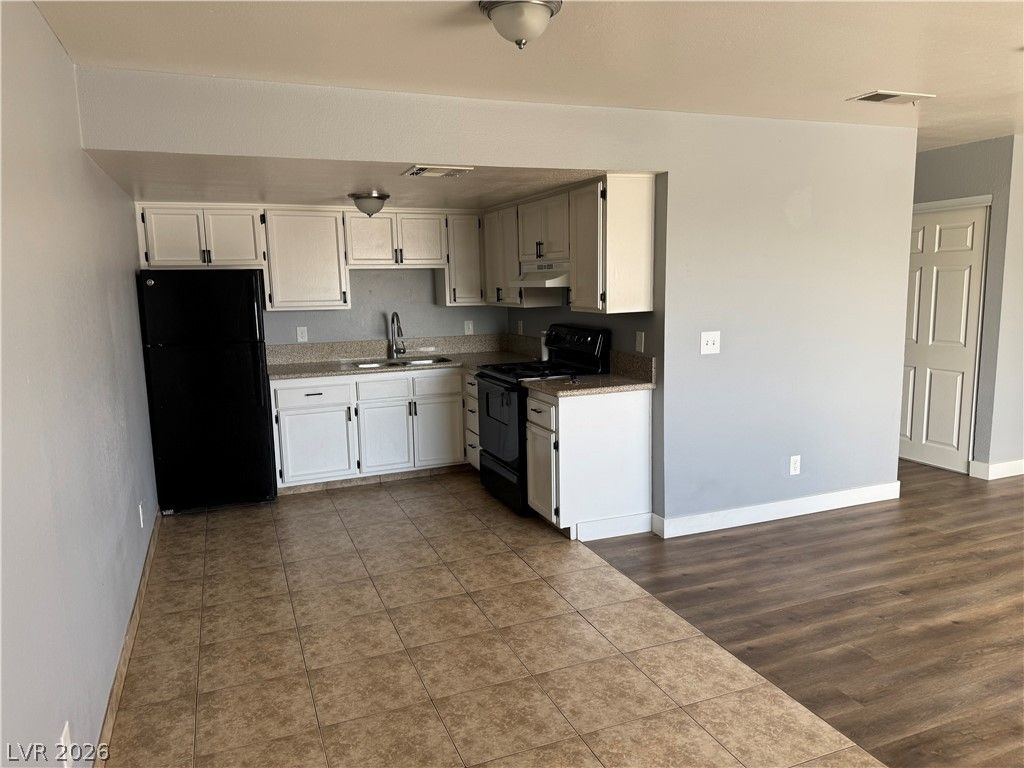 4788 Lucite Lane — photo 3 of 25