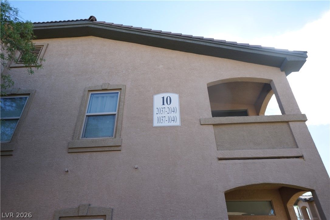 8985 South Durango Drive 1039 — photo 2
