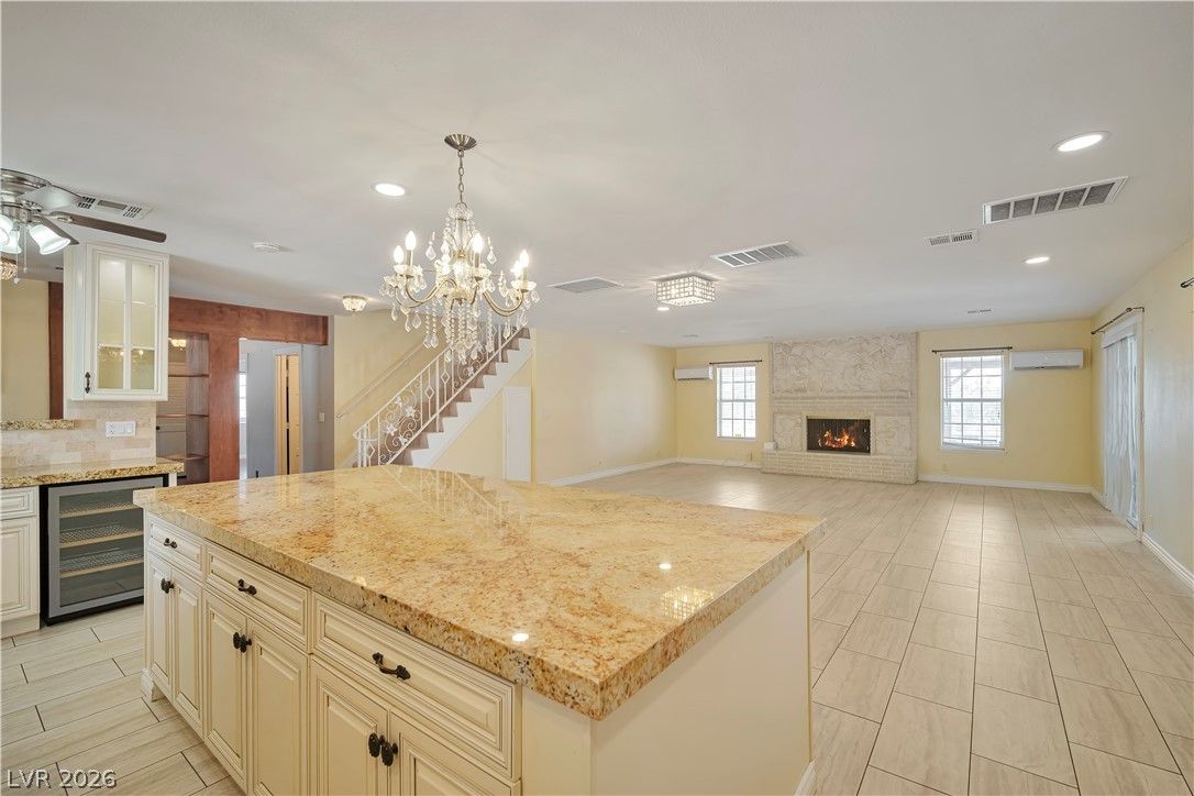 4065 West Maulding Avenue — photo 5 of 30