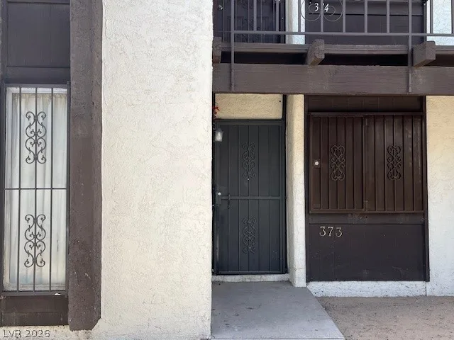 — photo 2 of 11