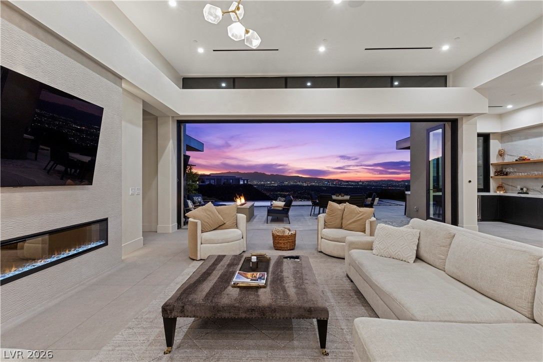 467 Cityview Ridge Drive — photo 3