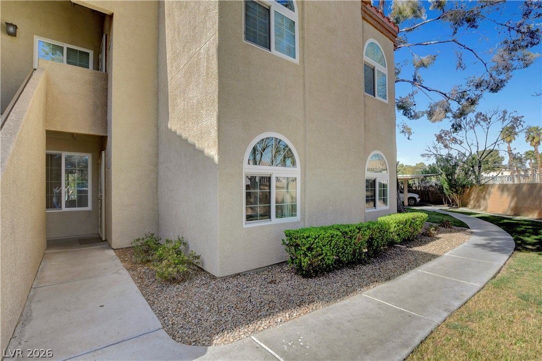 3145 East Flamingo Road 1124 — photo 2