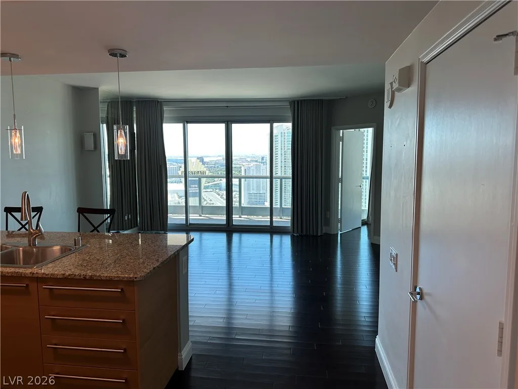 222 Karen Avenue 3203 — photo 3