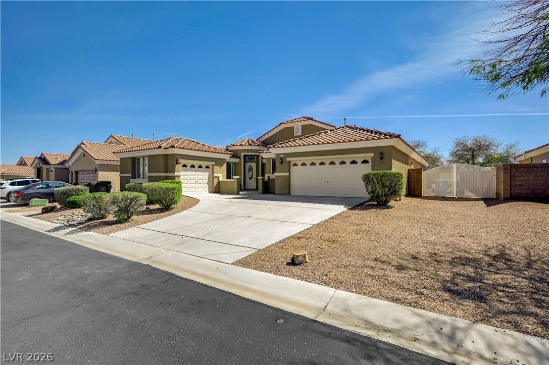 8215 Southern Comfort Avenue — photo 3