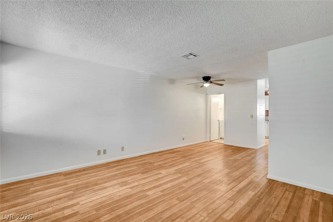 1303 Darlene Way 301B — photo 4