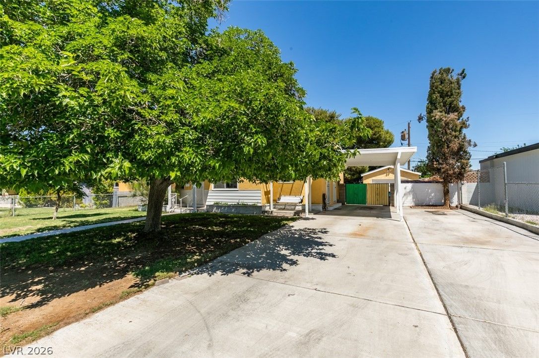 1127 Melville Drive — photo 3