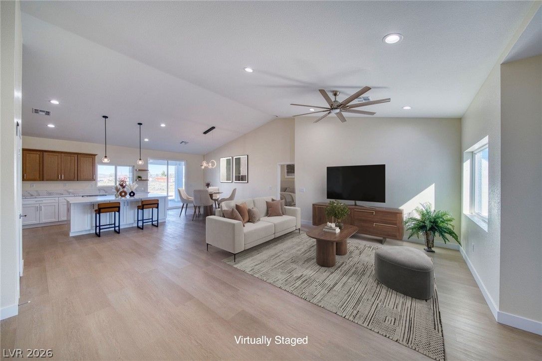 2880 South Red Rock — photo 2