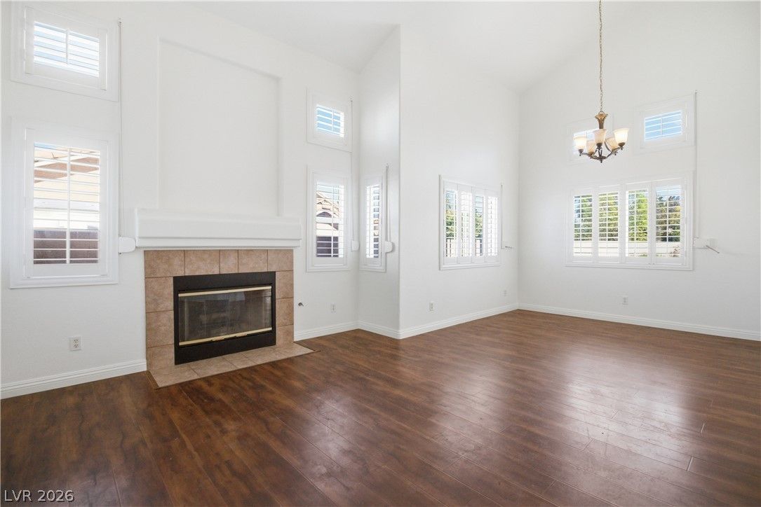 244 Camelback Ridge Avenue — photo 5 of 24