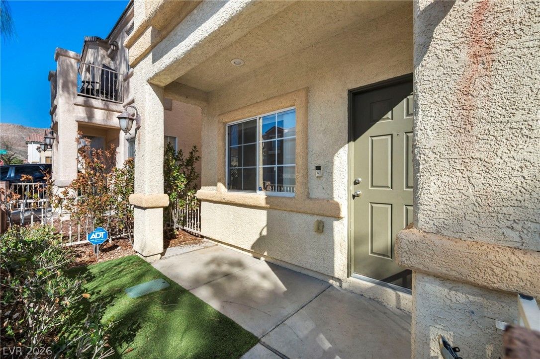 9960 Star Lake Avenue — photo 3 of 38