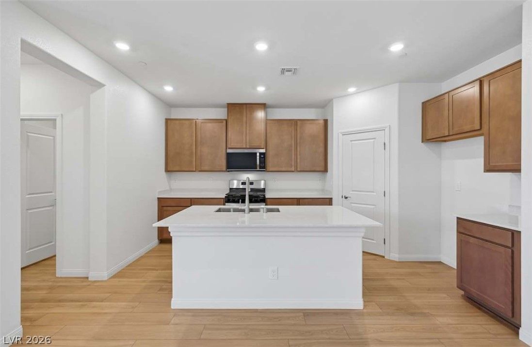 3585 Mascali Avenue — photo 4 of 27