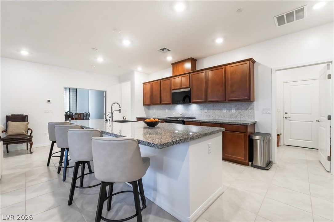 10216 Chrysolite Place — photo 3