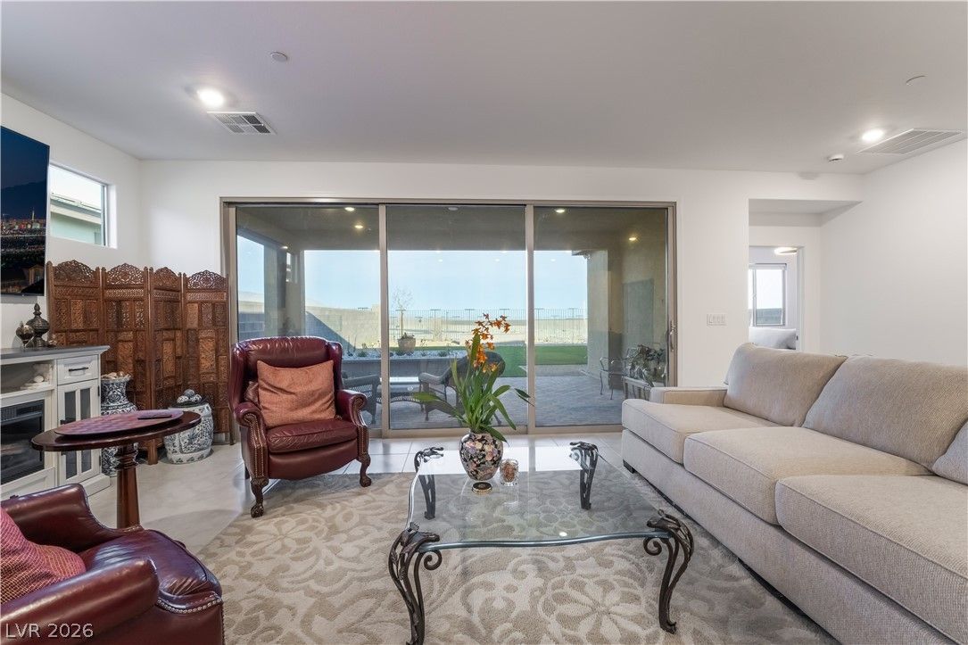10216 Chrysolite Place — photo 4