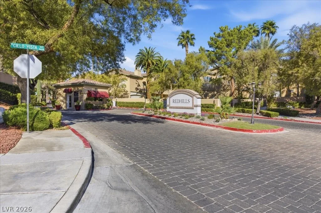 1700 Hills Of Red Drive 204 — photo 2