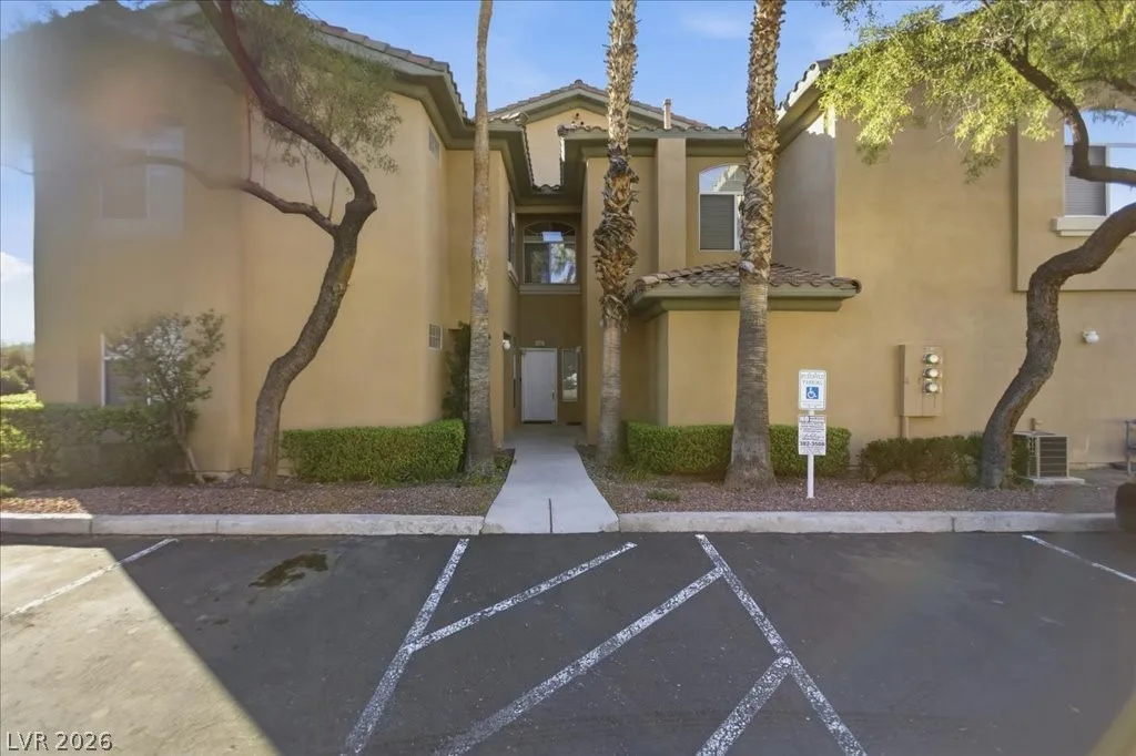 1700 Hills Of Red Drive 204 — photo 3