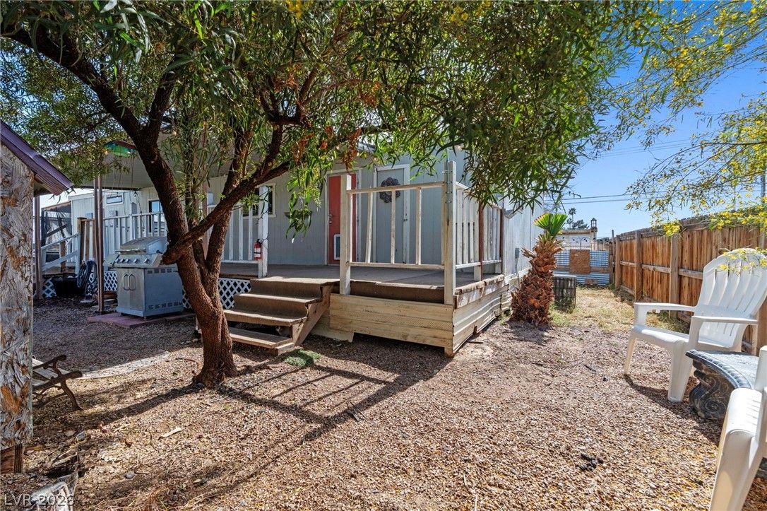 2885 Green Tree Avenue — photo 4