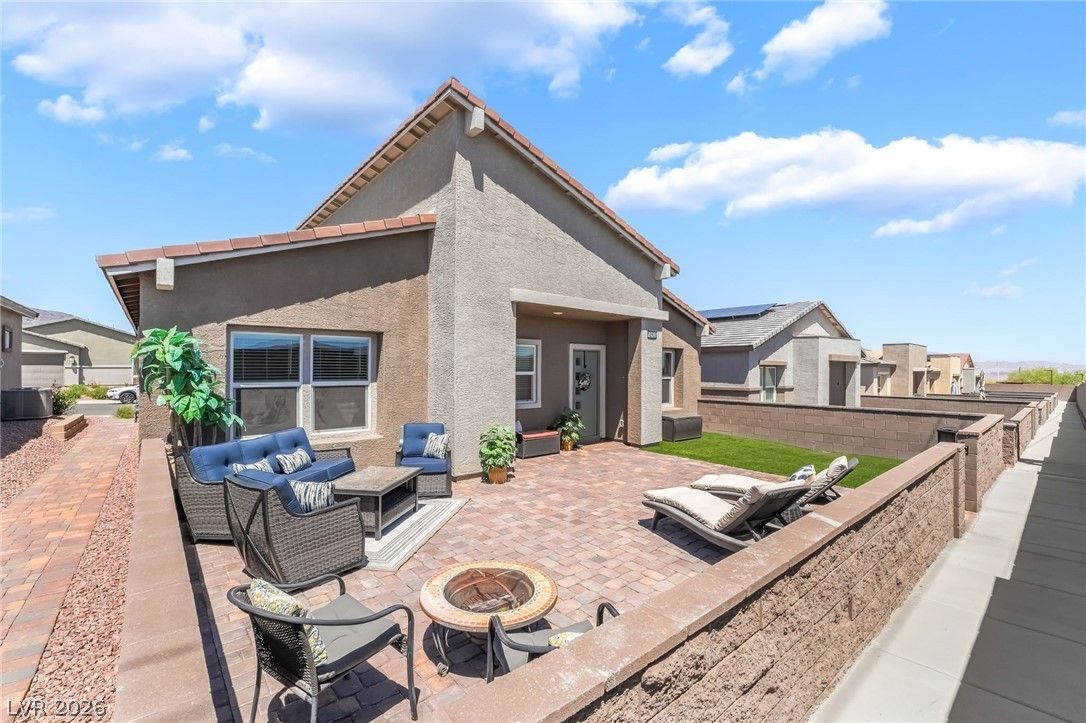 292 Whitney Crest Street — photo 3