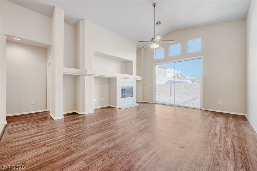 212 Purple Passion Avenue — photo 3