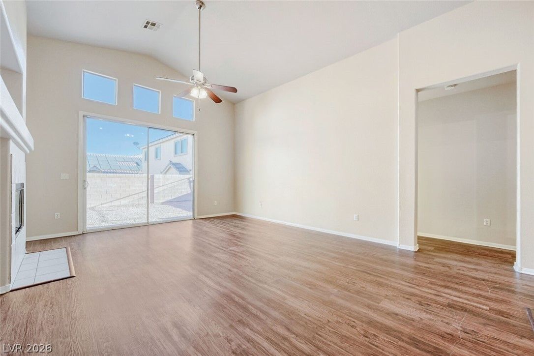 212 Purple Passion Avenue — photo 4