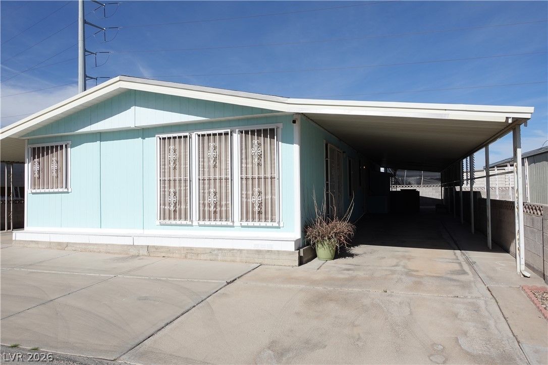 5048 Royal Avenue — photo 1 of 2