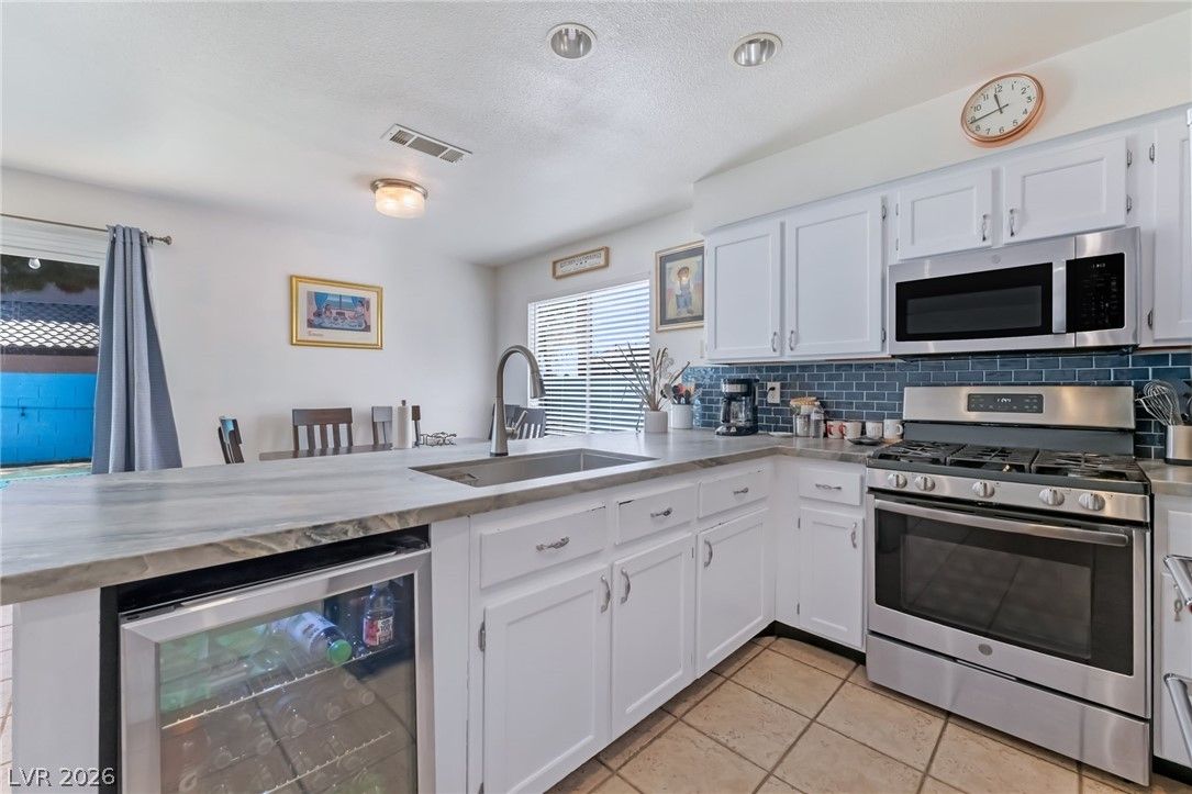 4140 Hazelridge Drive — photo 3