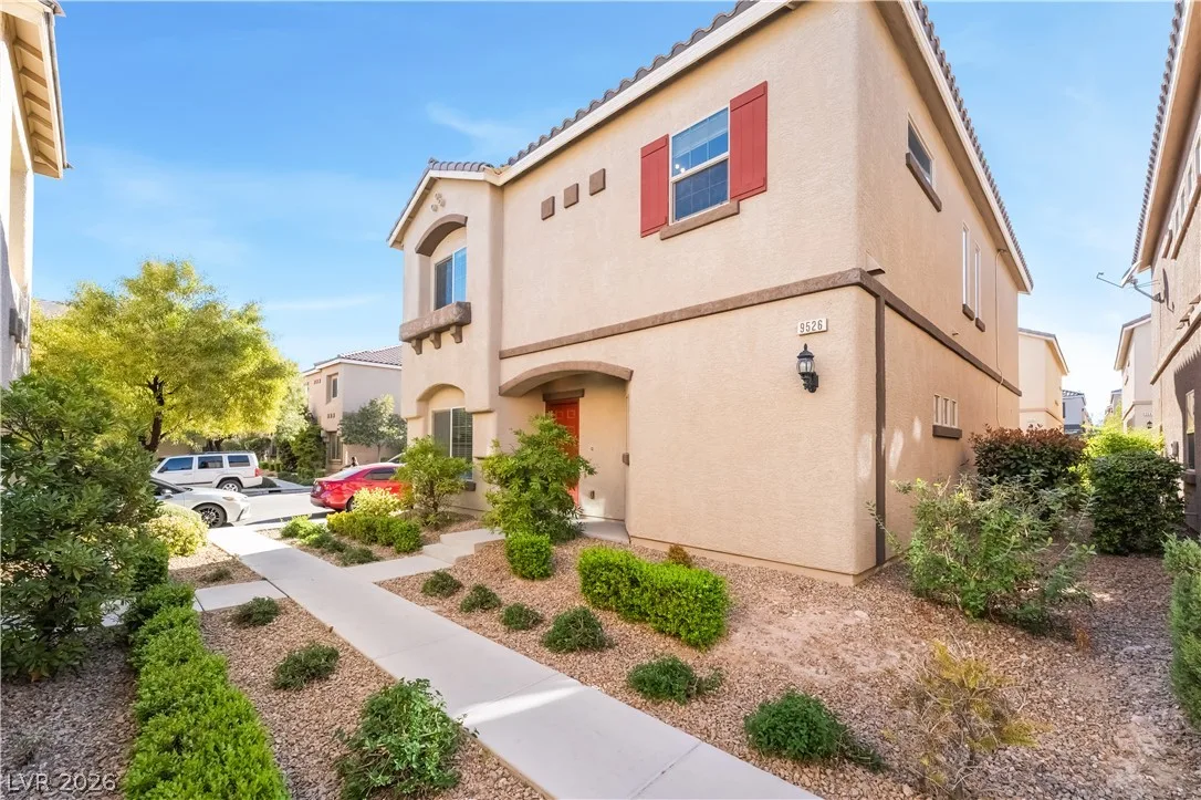9526 Vega Carpio Avenue — photo 3