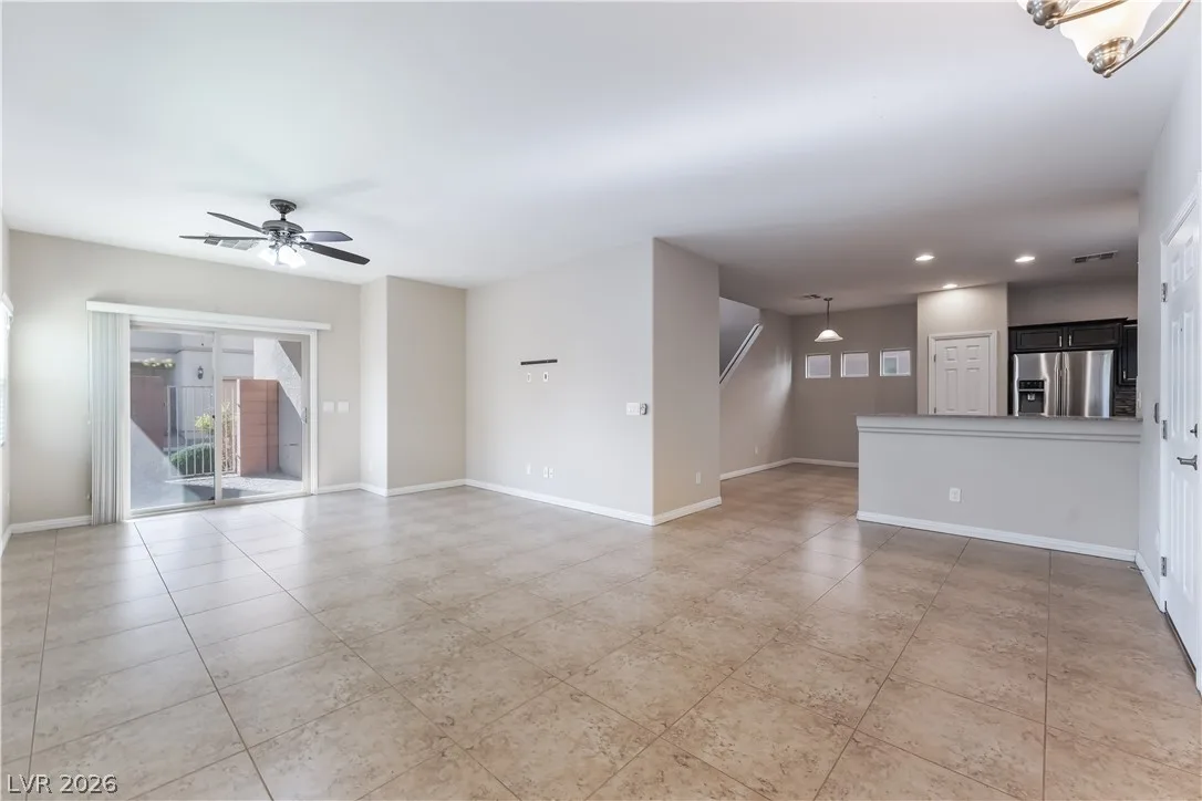 9526 Vega Carpio Avenue — photo 5
