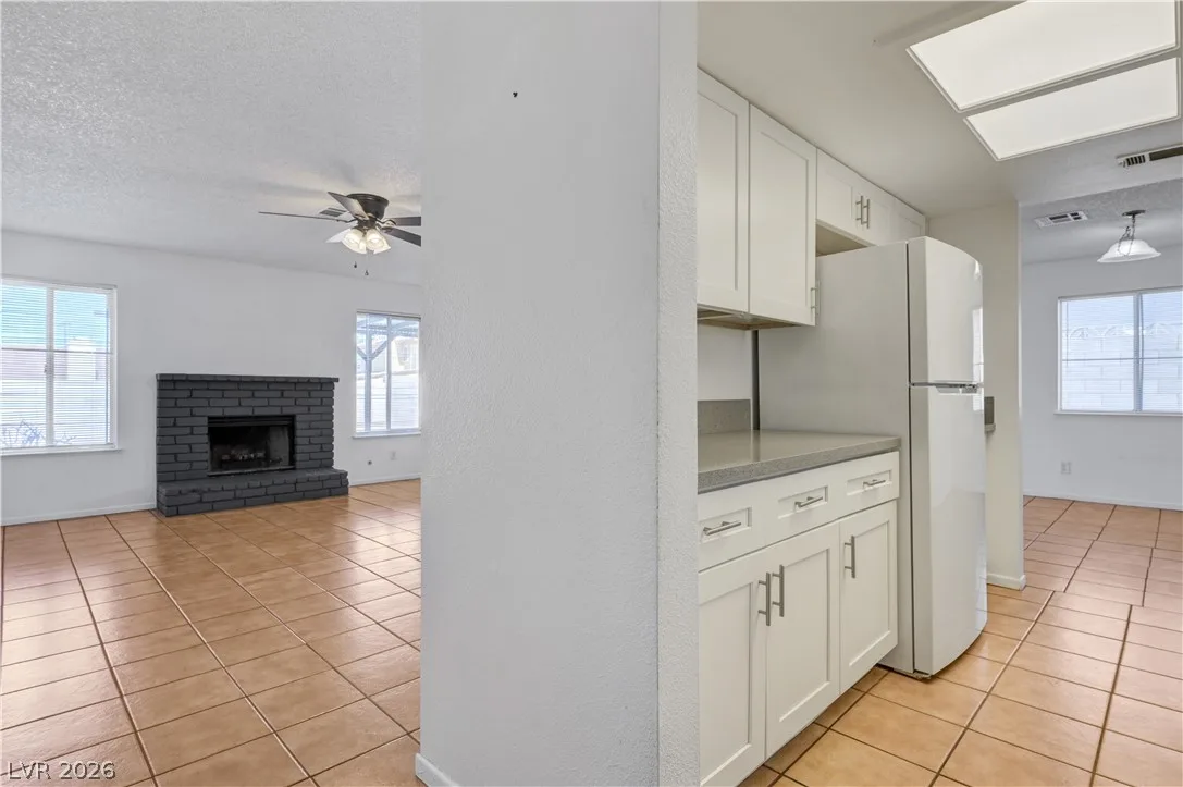 707 Honeybee Court — photo 4