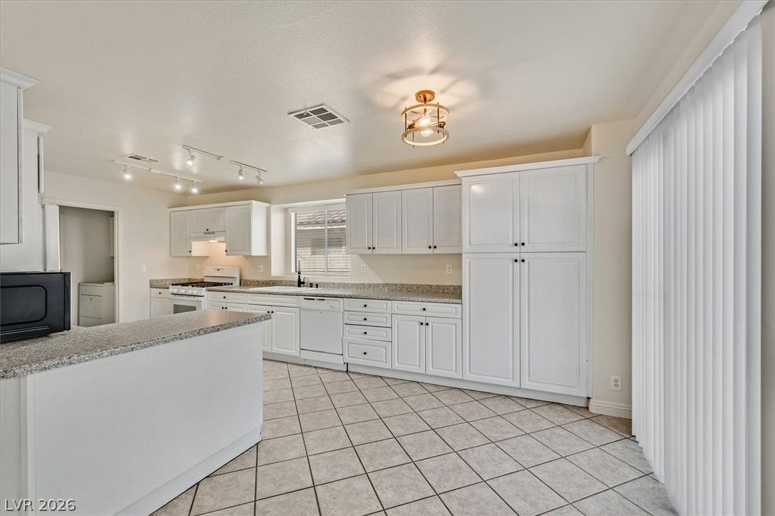 3708 Bronco Billy Court — photo 5 of 25
