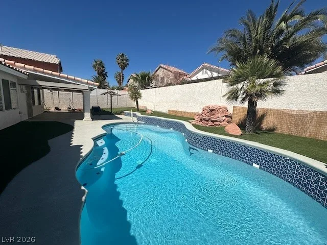 9886 Masked Duck Avenue — photo 3