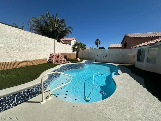 9886 Masked Duck Avenue — photo 4