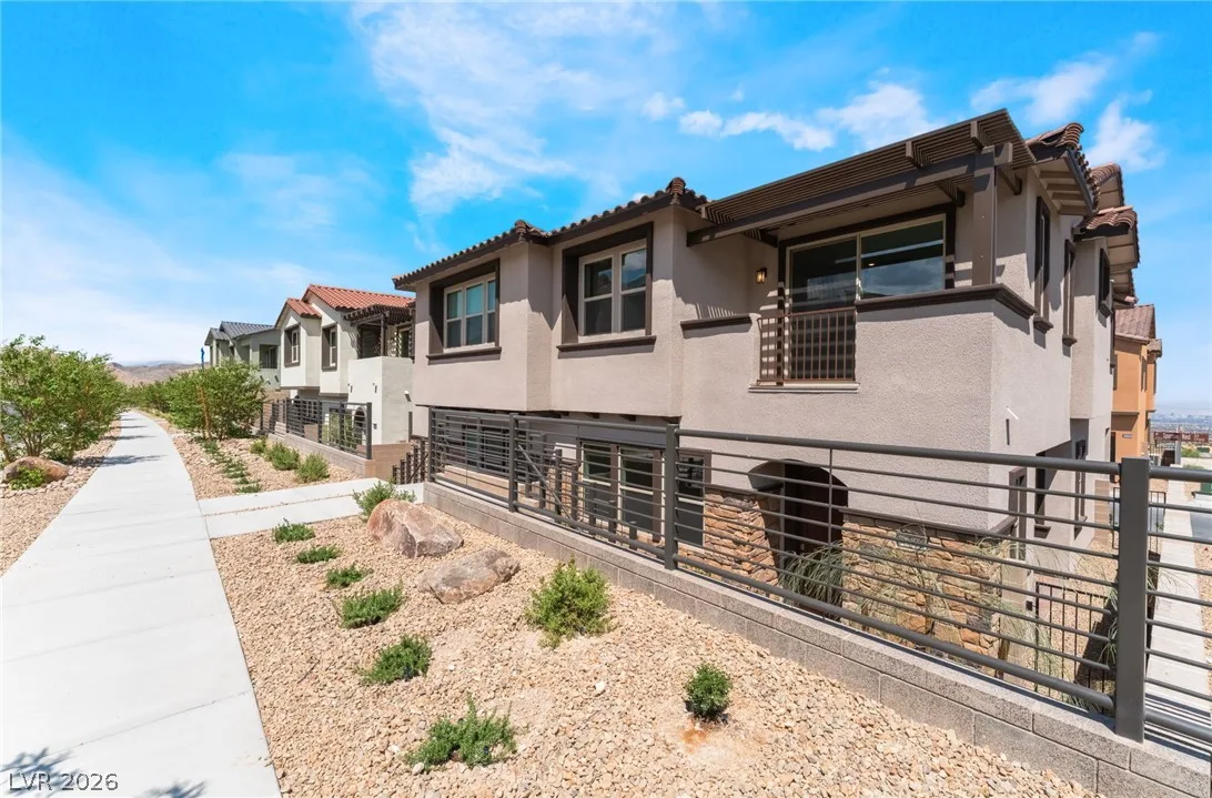 1749 Sparrow Nest Street — photo 2