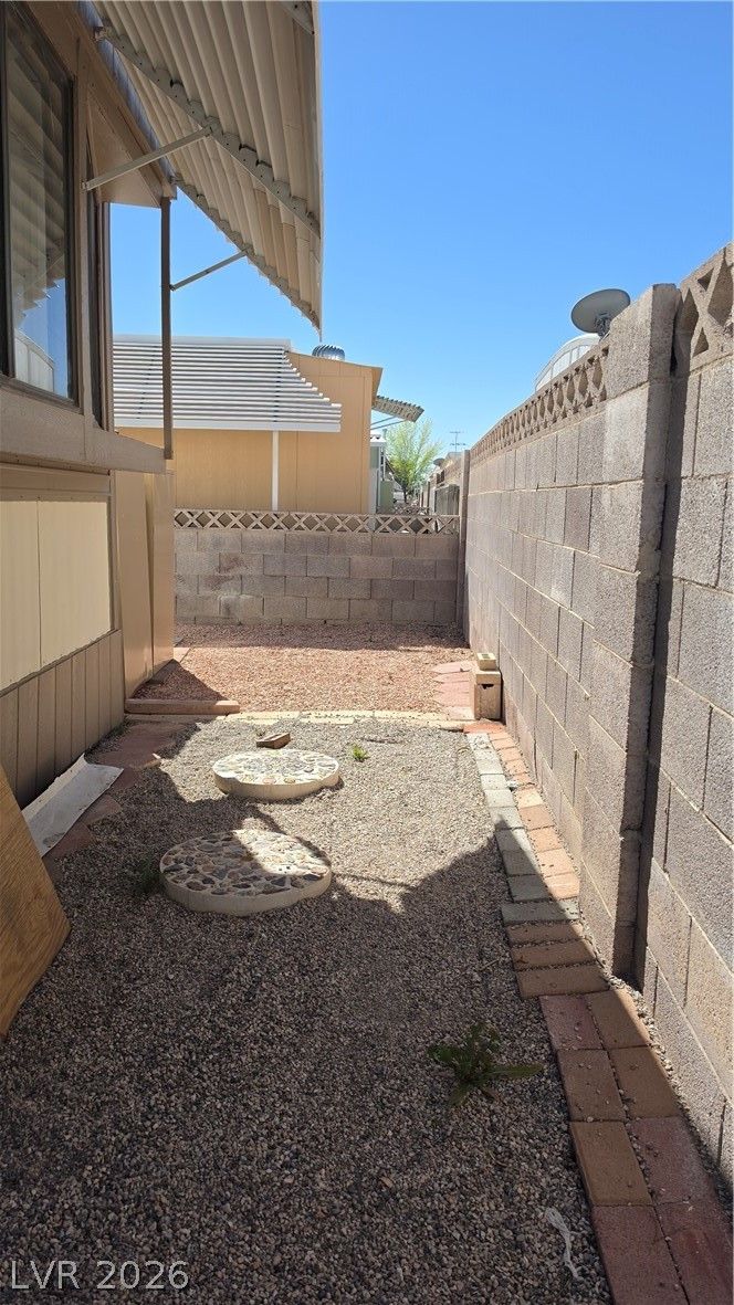 Photo 33