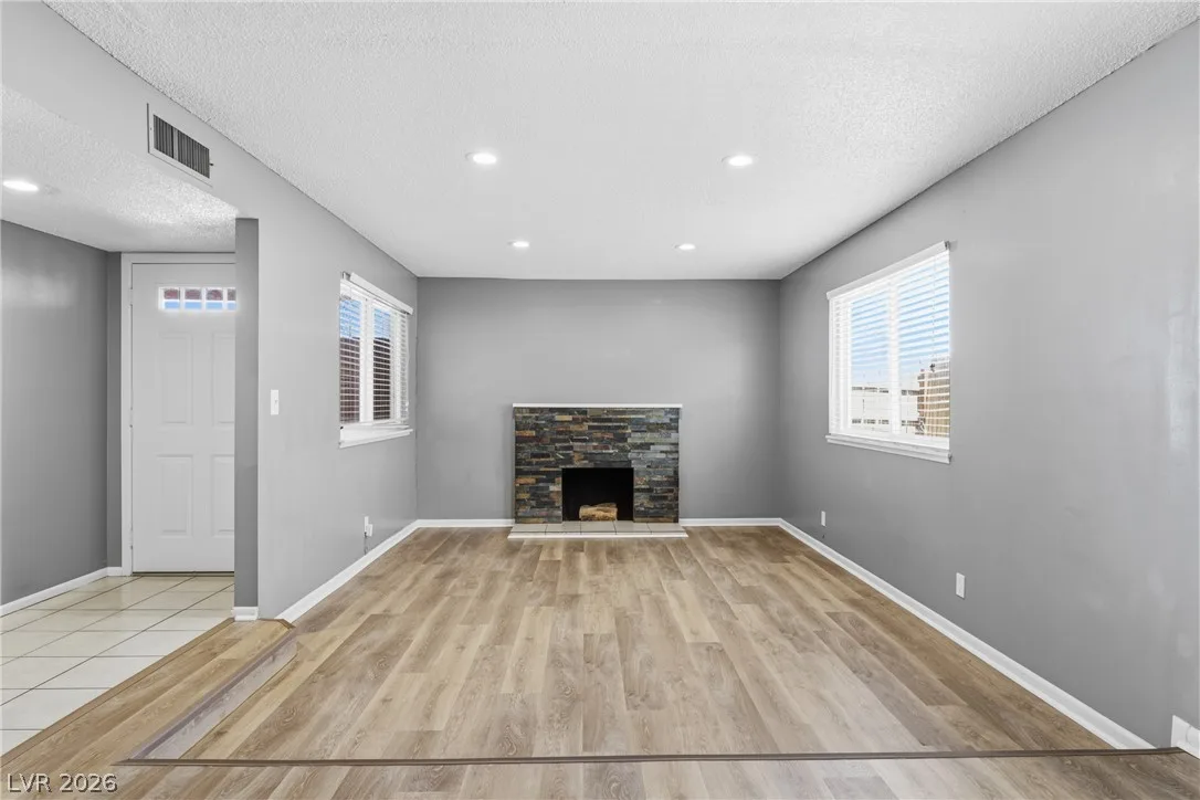 6333 Clarice Avenue — photo 3