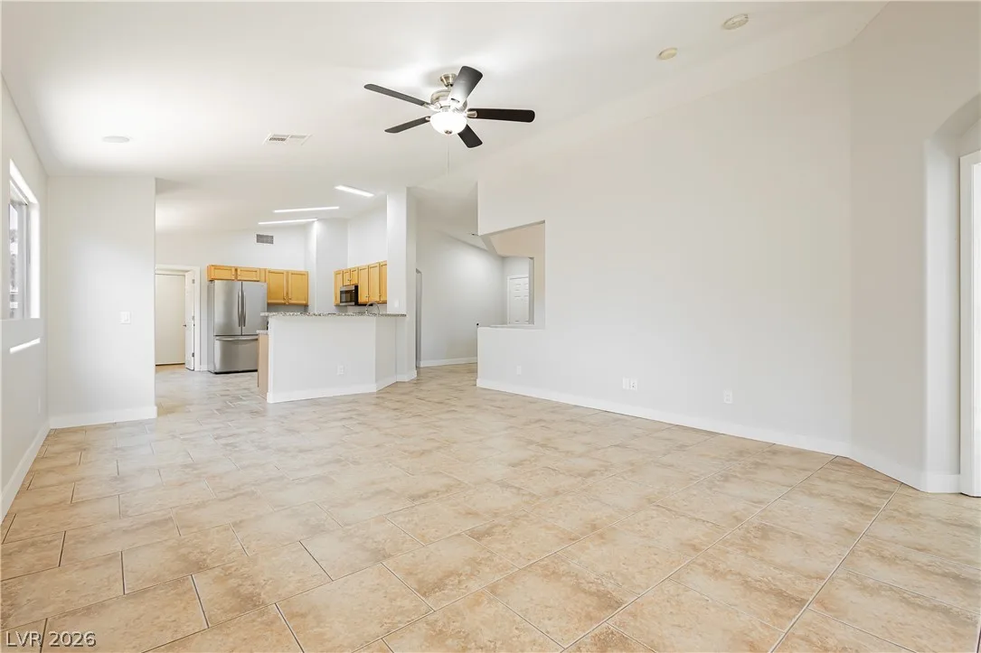 5657 Harbour Pointe Avenue — photo 2