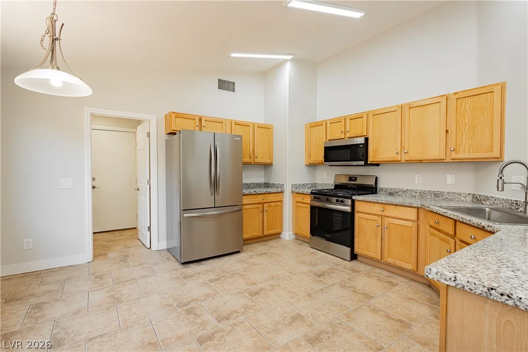 5657 Harbour Pointe Avenue — photo 4