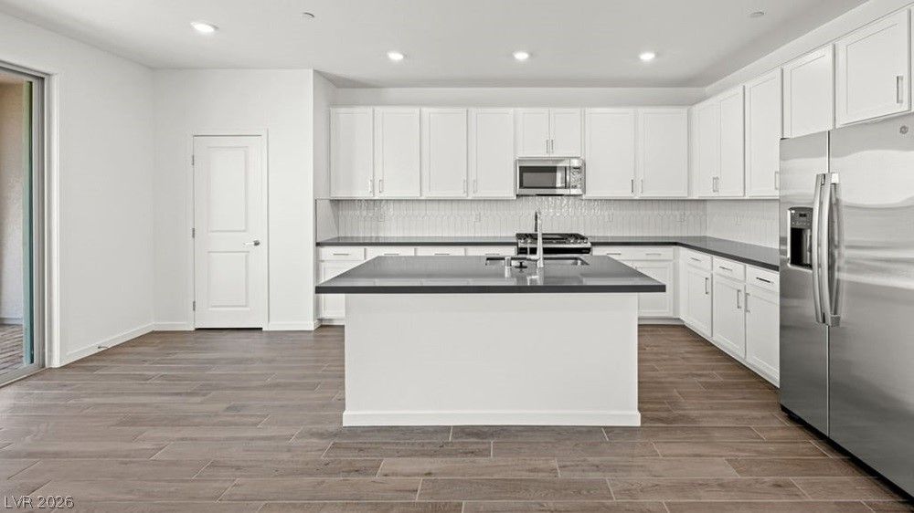 312 Cabasa Place — photo 2